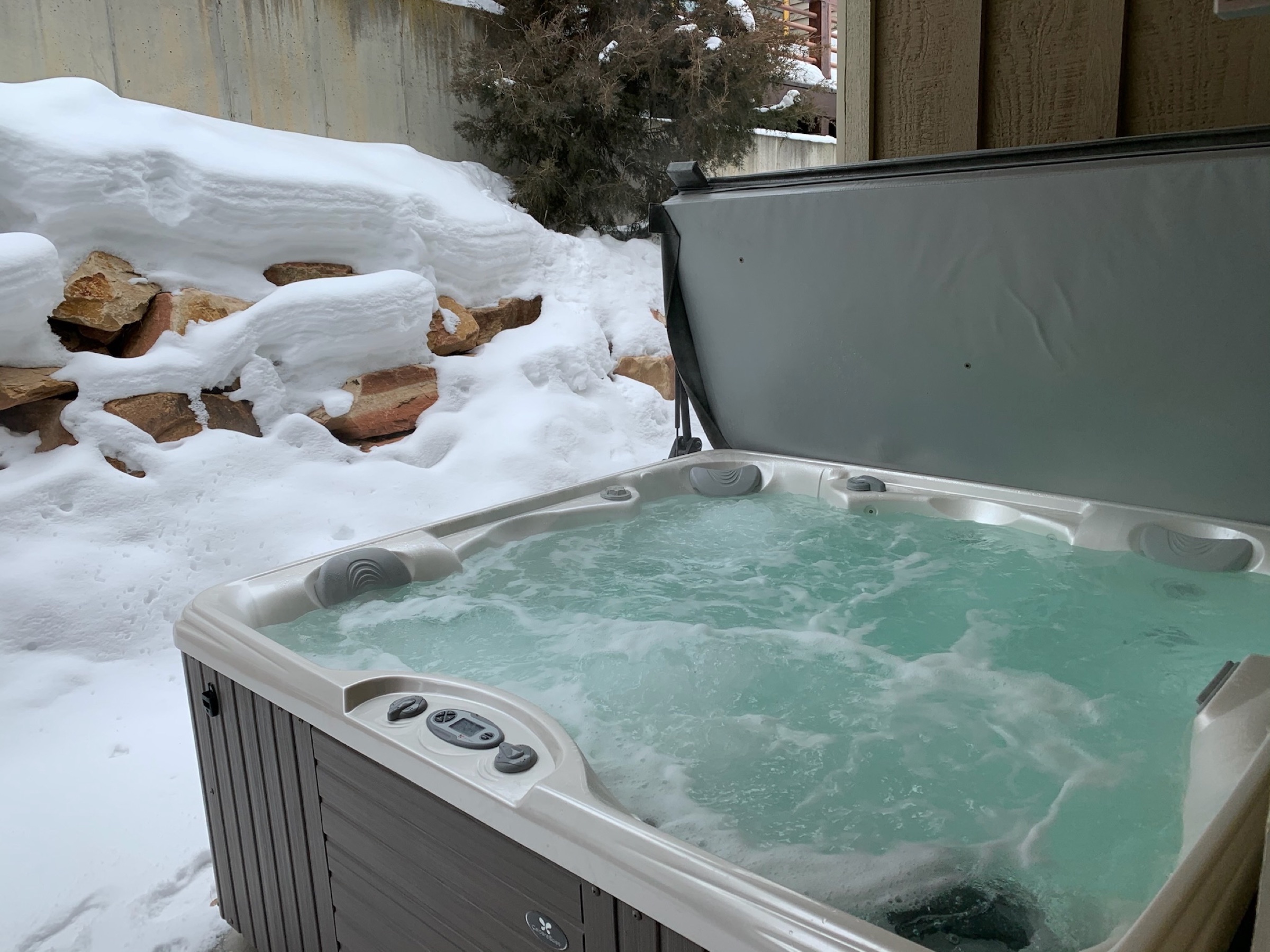 Hot tub in the snow, Park City