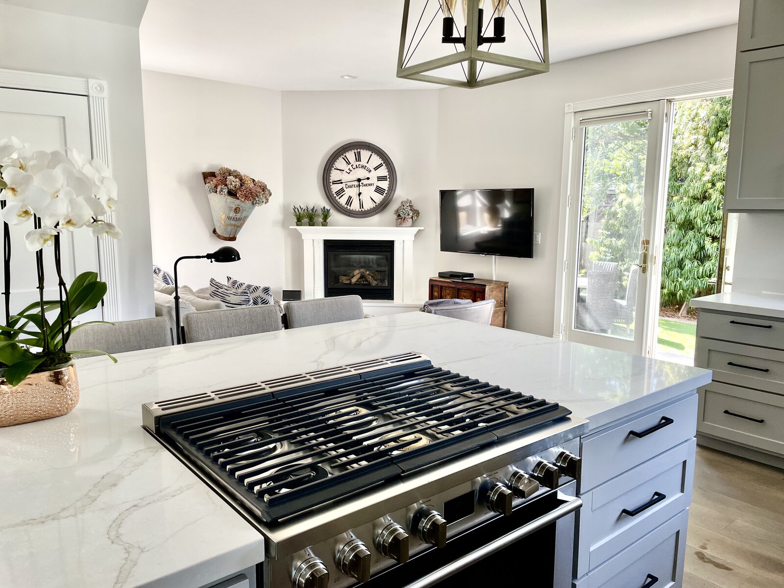 Cooktop, looking through to the family room